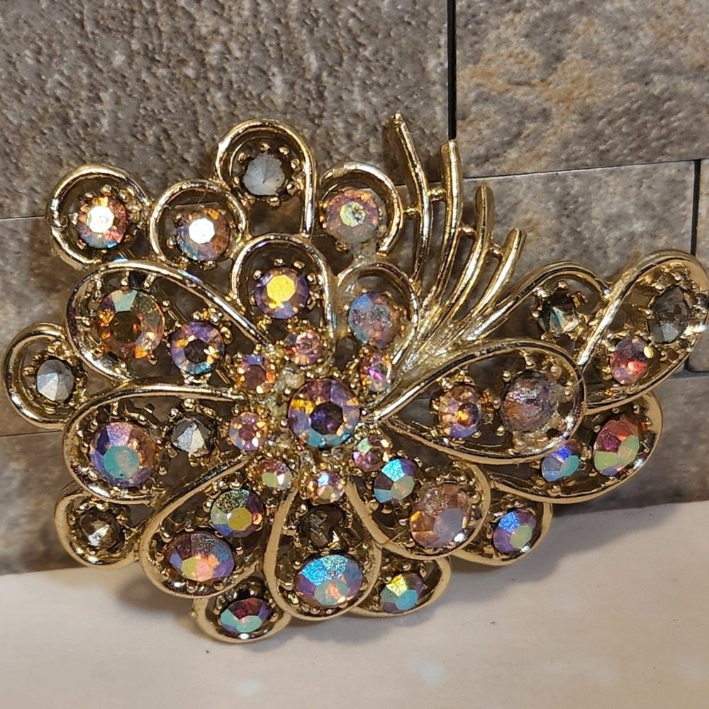 Vtg Art Brooch Gold Tone Aurora Borealis Rhinestone Flower Pin Statement Glamour - Picture 2 of 4